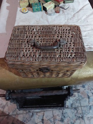 Cesta Antigua de Mimbre pequeña