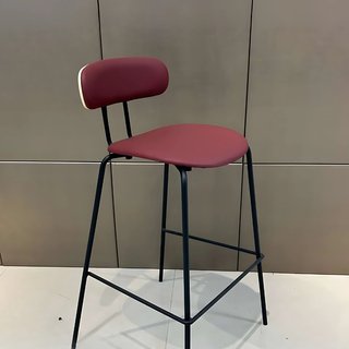 Silla alta de bar tapizada en polipiel