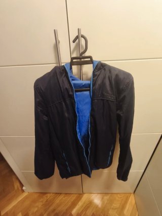 Chaqueta Reversible Seventyfive con Capucha