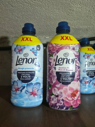 2 Flaconi Ammorbidente Lenor XXL