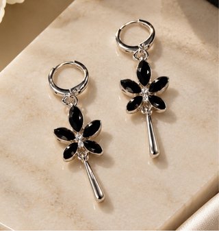 Pendientes de Flores Negras