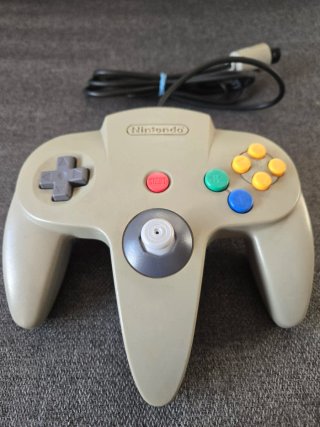 Controller Nintendo 64 con joystick centrale sostituito