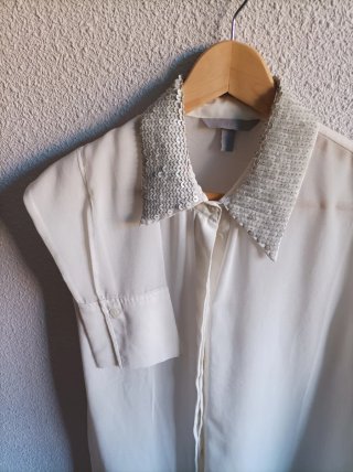 Blusa Blanca con Cuello de Lentejuelas H&M