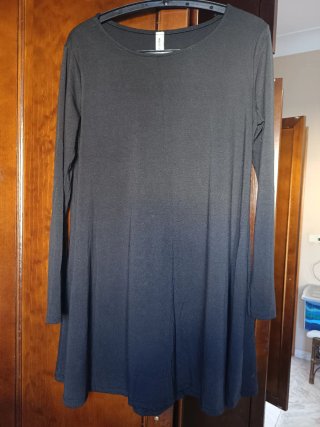 Vestido Negro de Manga Larga