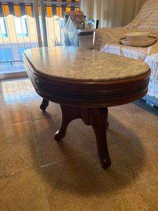 Mesa de centro de madera y mármol
