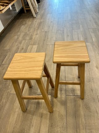 Set de 2 Taburetes de Madera de Pino