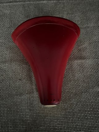 Sillín de bicicleta clásico rojo