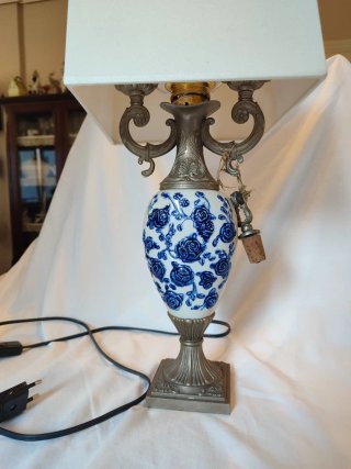 Lámpara Vintage de Porcelana y Metal
