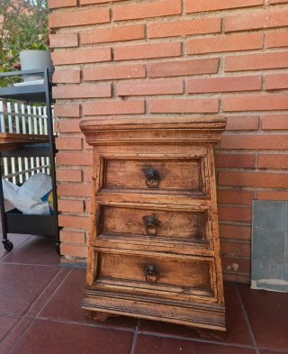 Mesita de Noche de Madera