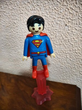 Figura Superman Kinder Maxi DC