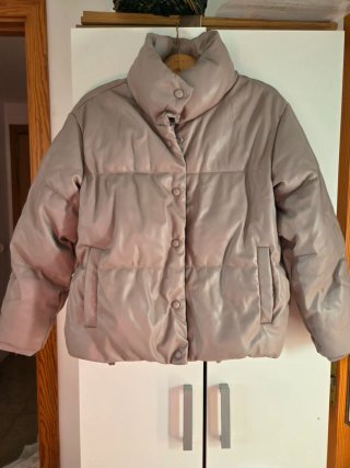 Chaqueta de polipiel acolchada
