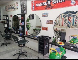 2 sillones ,1 sillon infantil peluqueria  barberia