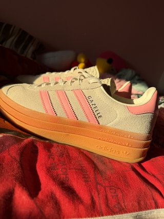Zapatillas Adidas Gazelle Beige y Rosa