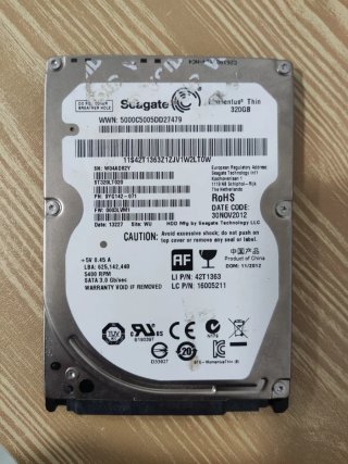 4 Discos Duros Seagate Momentus Thin 320GB