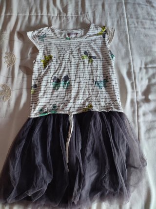 Vestido con estampado de mariposas