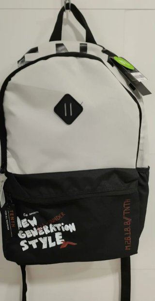 Mochila Tenth 17L Nueva con etiquetas