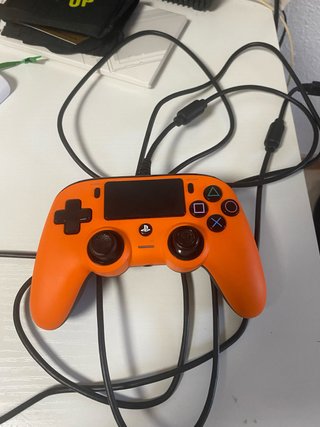 Mando naranja para PS4 y pc con cable