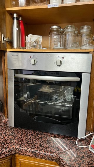 Horno de cocina de marca Techwood en color platead