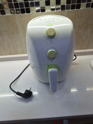 Freidora de aire Cecotec blanca