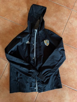 Chubasquero Adidas Miramadrid talla 13/14