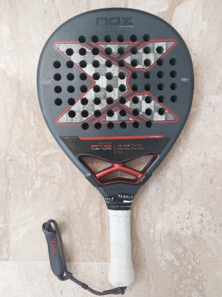 Pala de Pádel NOX AT10 Genius 18K 2025