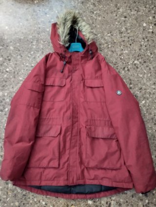 Chaqueta Volcom Roja con Capucha