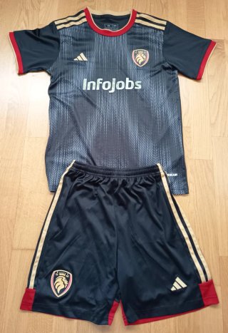 Conjunto Ultimate Móstoles niño