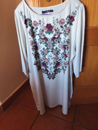 Vestido de manga larga con estampado floral