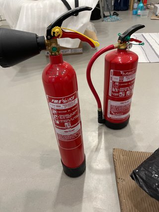 2 Extintores de Incendios