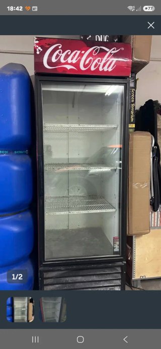 Nevera expositora Coca-Cola SE REGALA