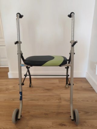 Andador Plegable con Asiento
