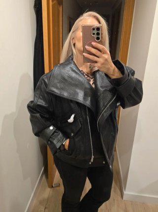 Chaqueta Efecto Piel Negra Zara