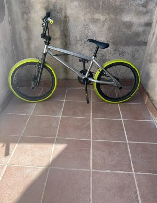 Bicicleta BMX BH