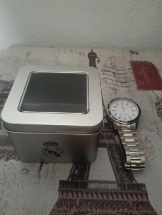 Reloj Real Madrid con Estuche Metálico