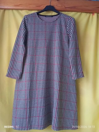 Vestido Pata de Gallo Stradivarius Talla M
