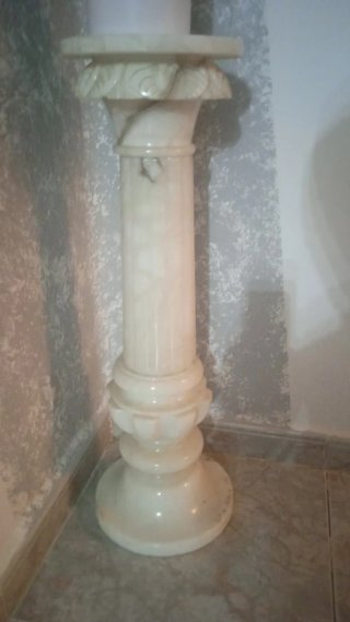 Pie de Mármol Blanco con Vetas