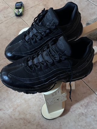 Nike Air Max 95 Negras Talla 44