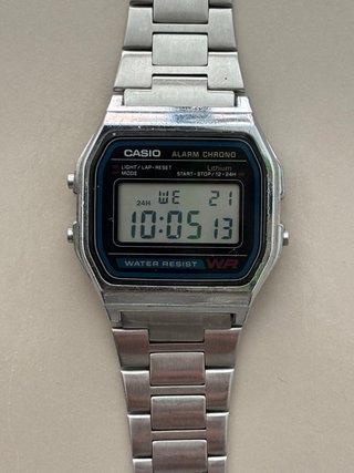Reloj Digital Casio Plateado