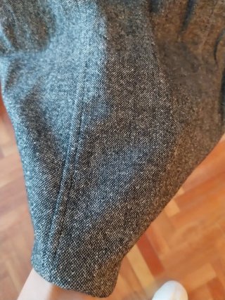Falda midi gris jaspeado