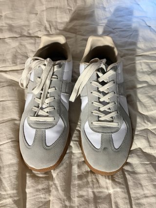 Zapatillas Casual Blancas y Grises