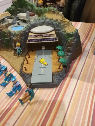 Isla Tracy Thunderbirds con Naves y Figuras