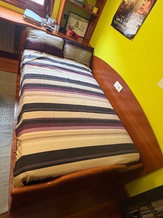 Cama y mueble escritorio