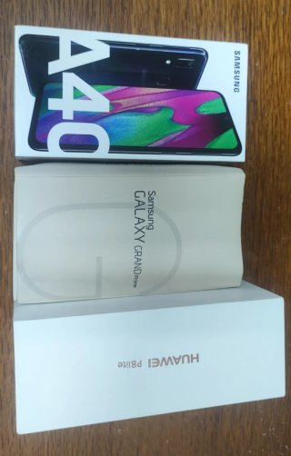 3 Cajas de Móviles (Samsung y Huawei)