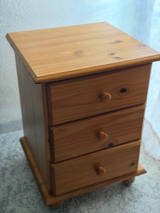 Mesitas de noche de madera maciza + cabecero