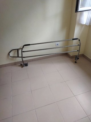 Barrera de Cama Metálica