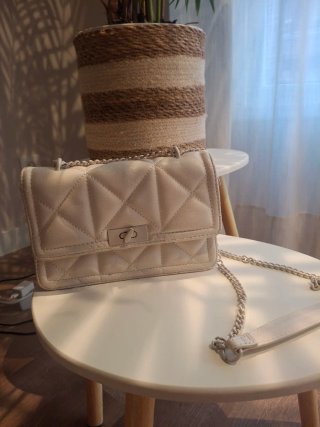 Bolso de niña acolchado beige