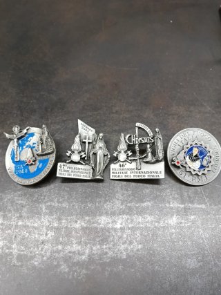 Set de 4 Insignias Religiosas Italia