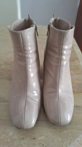 Botines de Charol Beige