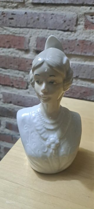Figura de Porcelana