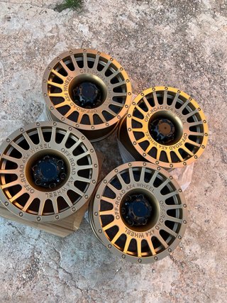 Set de 4 Llantas Off-Road 4x4 Color Bronce